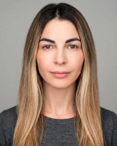 Ejemplo de retrato profesional con IA en el estilo Casting Headshot — diseñado por Maribel Server
